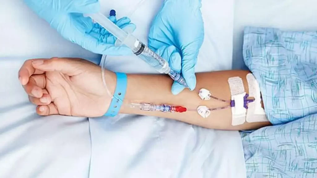 خدمات تزریقات در منزل چالوس